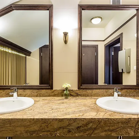 Krzyski فندق تارنوف