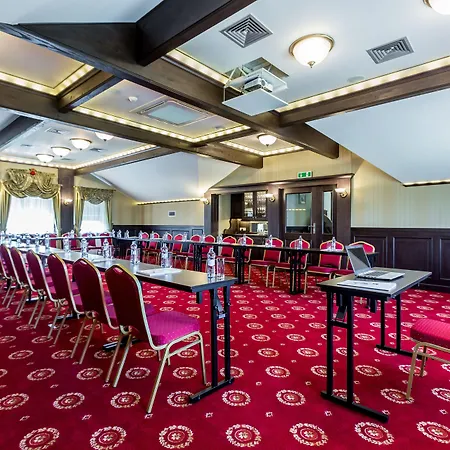 Krzyski Hotel 3*