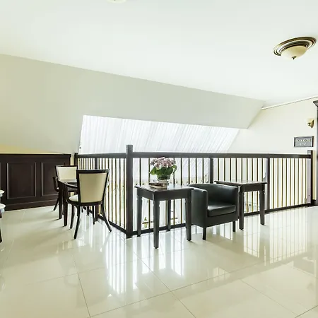 Krzyski Hotel 3*