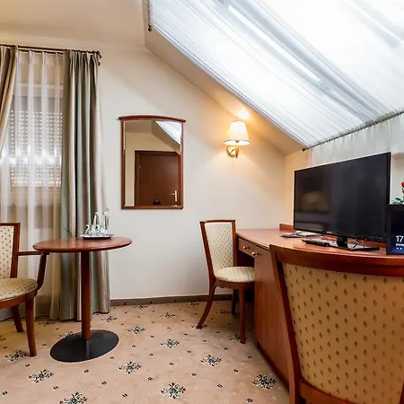 Krzyski Hotel 3*